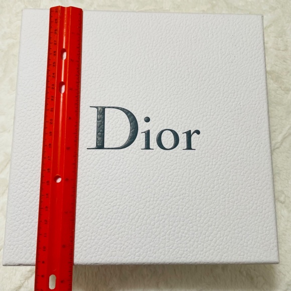 Dior Gift Box - Picture 5 of 11